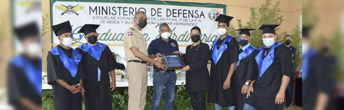 Intenso programa de graduaciones en todo el pais