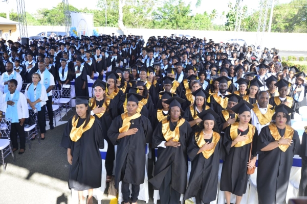 Las Escuelas Vocacionales avanzan con éxito en su programa de graduaciones, en tres semanas gradúan más de 32 mil nuevos técnicos a nivel nacional