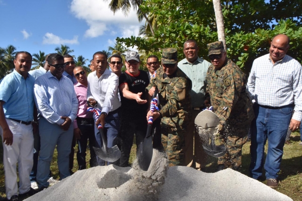 Realizan primer palazo para la construcción de la Escuela Vocacional de las Fuerzas Armadas y la  Policía Nacional en Samaná