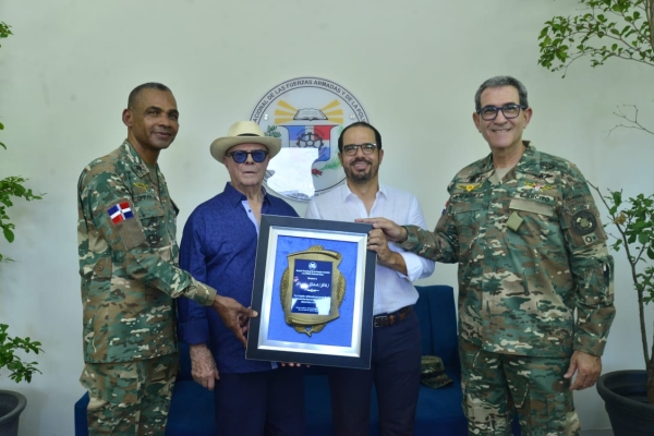 Escuelas Vocacionales reconocen aportes del ex presidente Hipólito Mejía al desarrollo de esa institución formativa